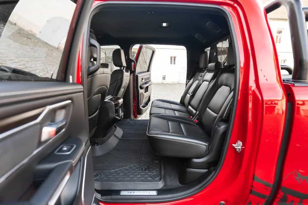 Dodge RAM 3.0L LARAMIE ECODIESEL M+S LEDER SZH/SZK KAM 05/2023-photo-7