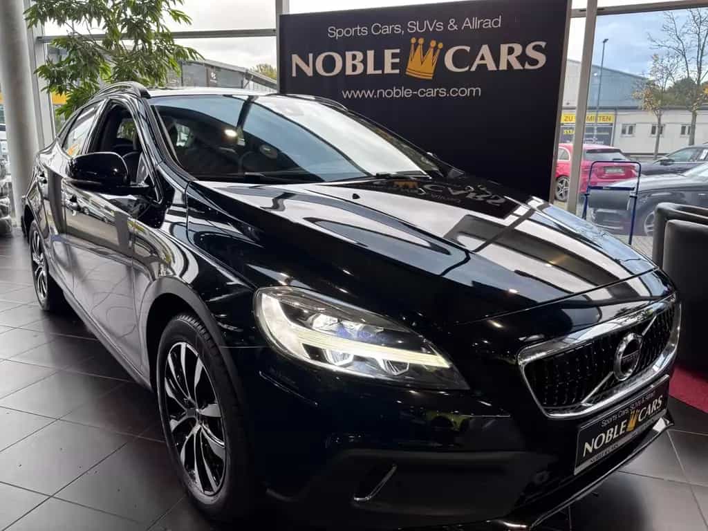 Volvo V40 Cross Country Momentum LED NAVI ALU 06/2018-photo-0