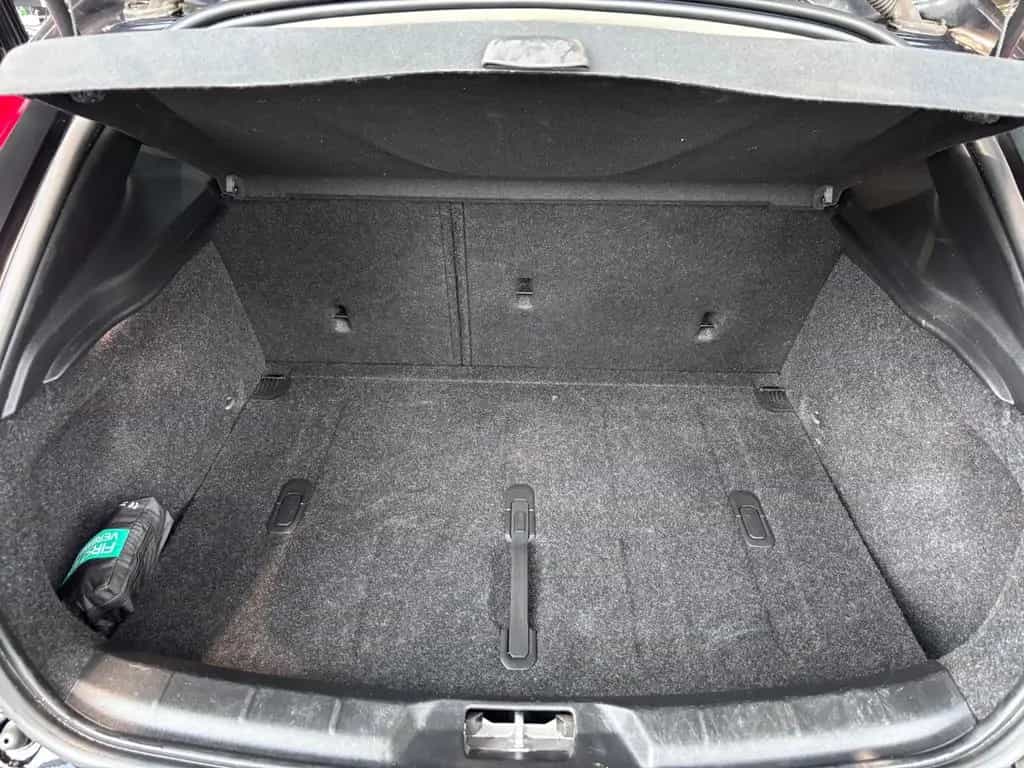 Volvo V40 Cross Country Momentum LED NAVI ALU 06/2018-photo-19