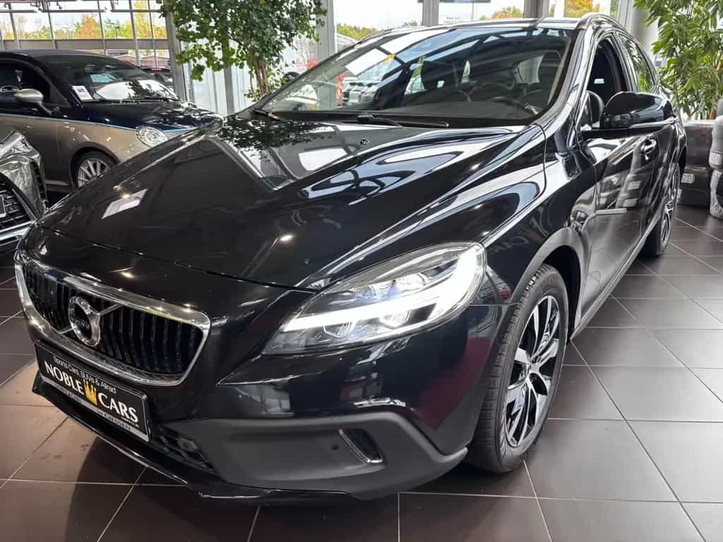 Volvo V40 Cross Country Momentum LED NAVI ALU 06/2018-photo-2