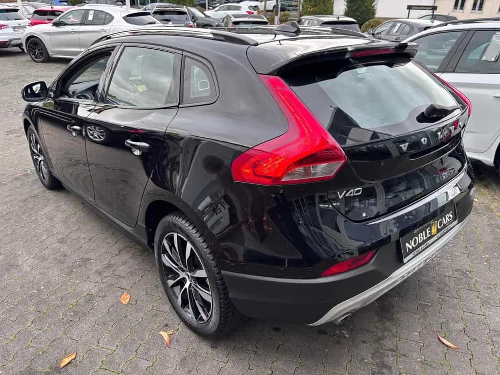 Volvo V40 Cross Country Momentum LED NAVI ALU 06/2018-photo-24