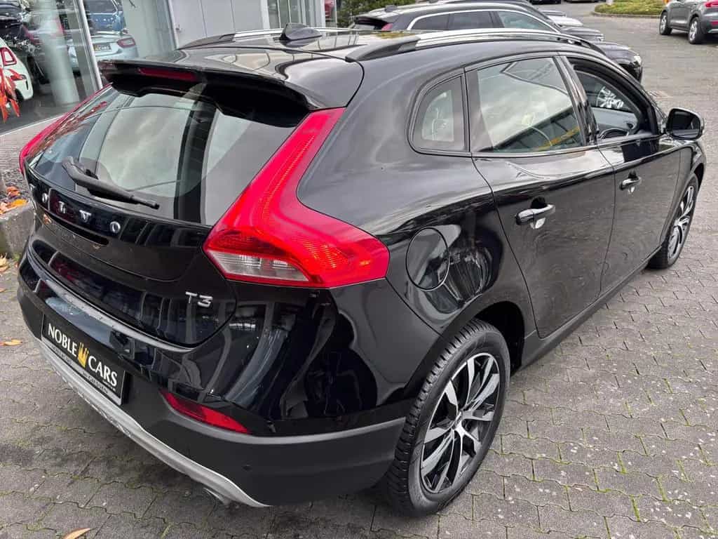 Volvo V40 Cross Country Momentum LED NAVI ALU 06/2018-photo-26