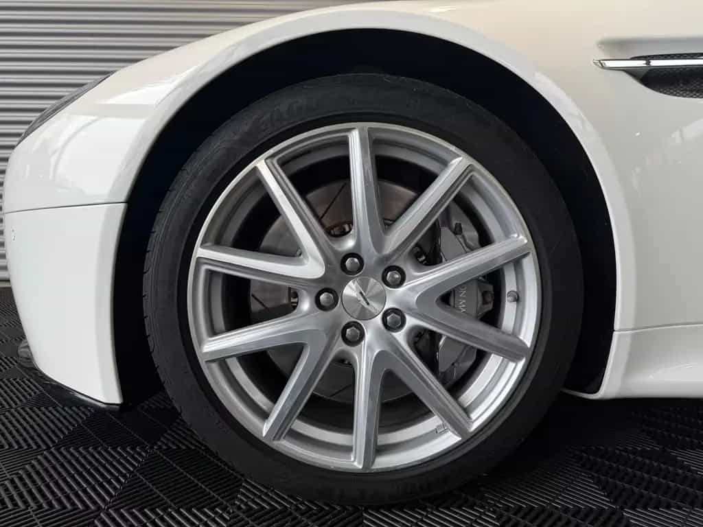 Aston Martin V8 Vantage Roadster 4.7L 03/2013-photo-3