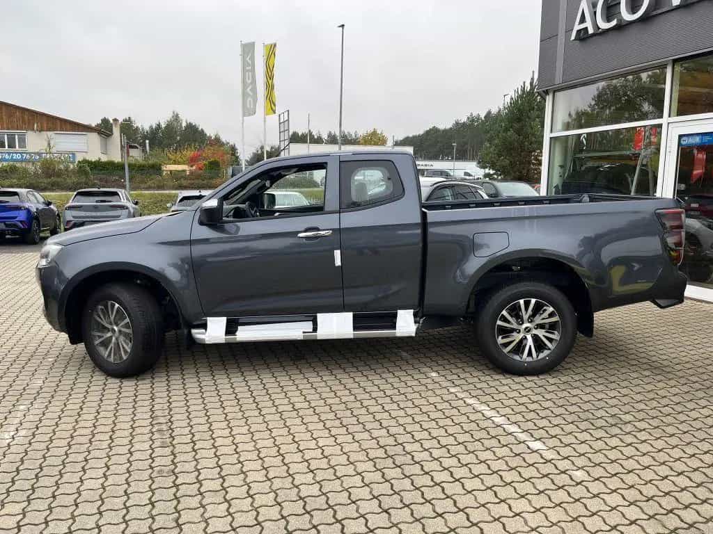 Isuzu D-Max Space Cab 4WD Autm. LSE null-photo-1