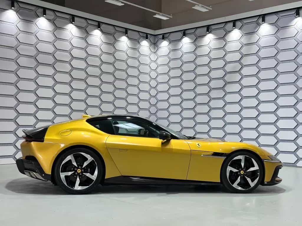Ferrari 12Cilindri | FULL CARBON | Montecarlo*Sound+Lift 01/2026-photo-11