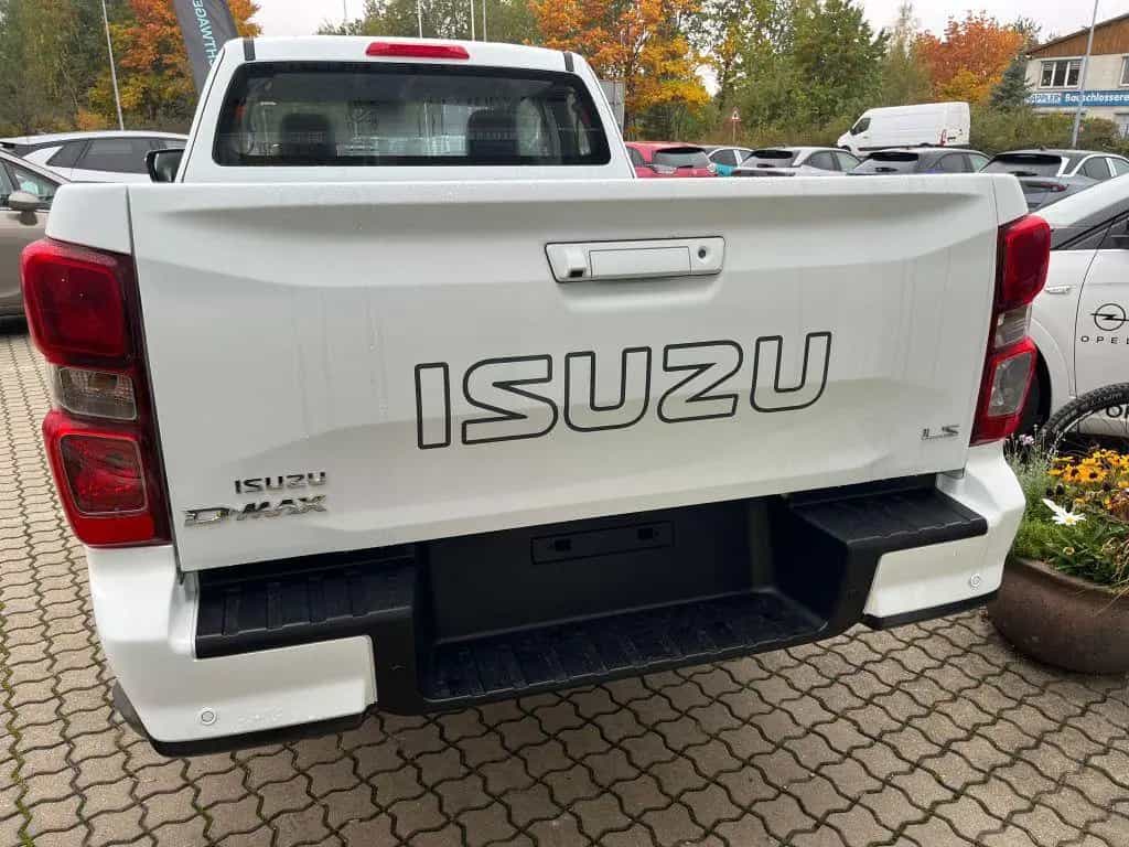 Isuzu D-Max Space Cab 4WD Autm. LS null-photo-5