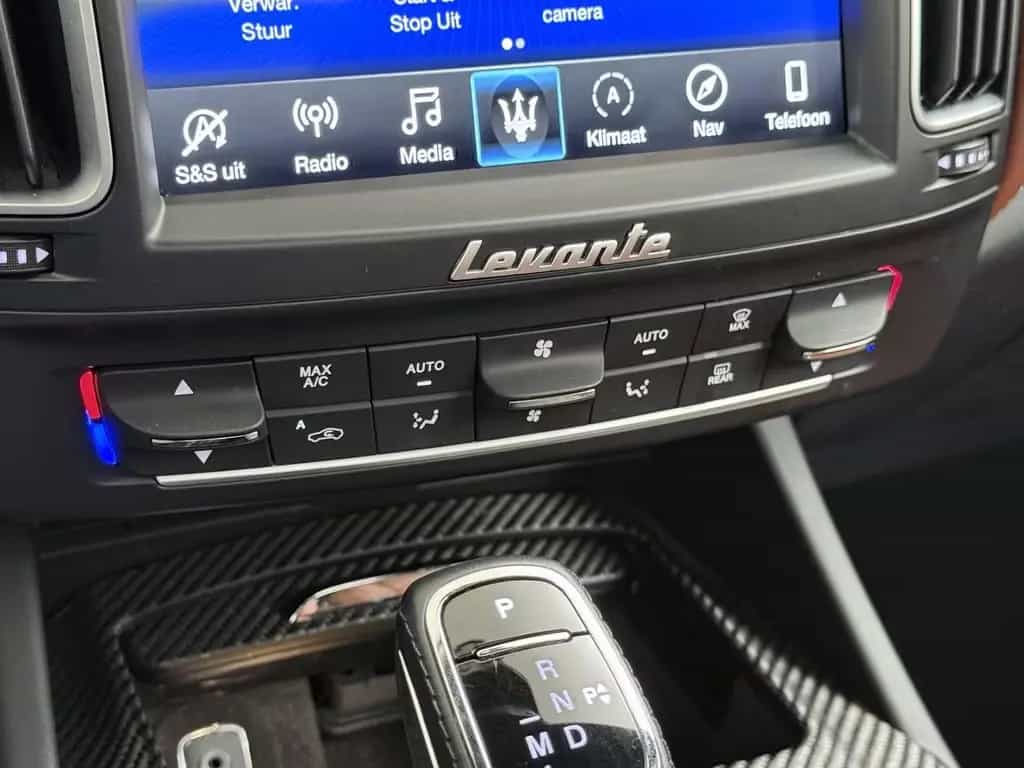 Maserati Levante 3.8 V8 Trofeo 589 K !!  | Carbon |  pano 06/2020-photo-33