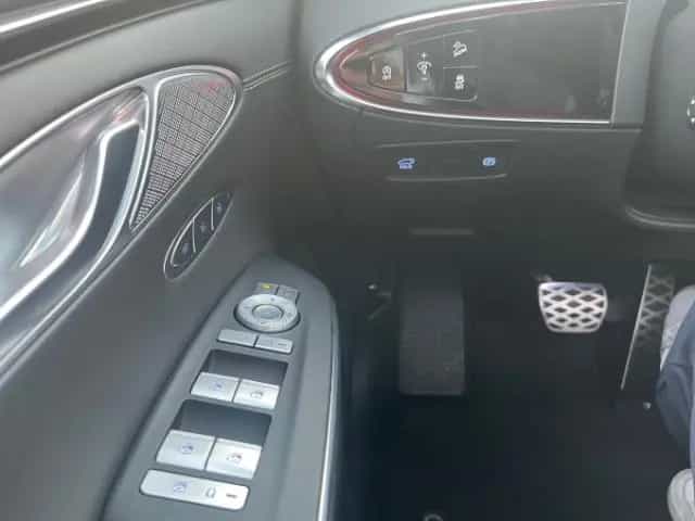 Genesis GV70 Sport 4WD AD Memory Sitze LED ACC El. Heckk 11/2024-photo-17