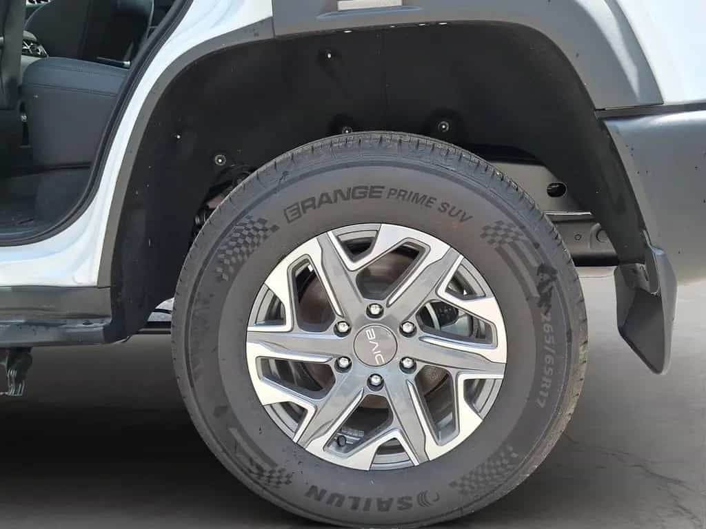 BAIC BJ40 4 WD, Pano, Leder, 360 Kamera null-photo-19
