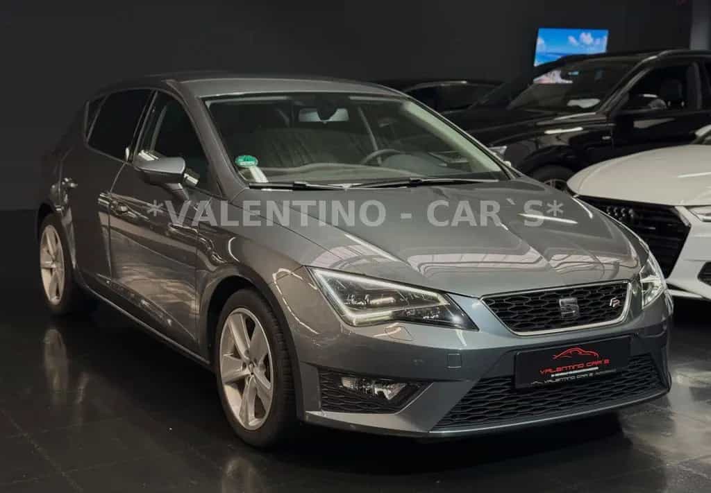 Seat Leon FR Lim. LED/Navi/Shz/Temp/PDC/Bremsassist 08/2015-photo-3