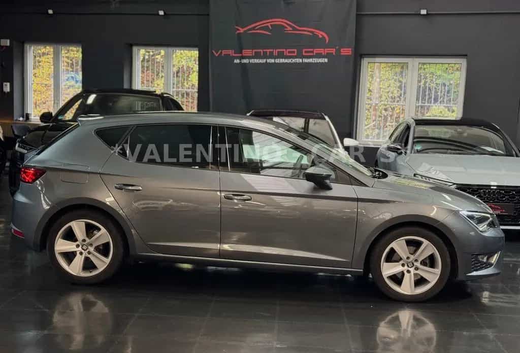 Seat Leon FR Lim. LED/Navi/Shz/Temp/PDC/Bremsassist 08/2015-photo-4