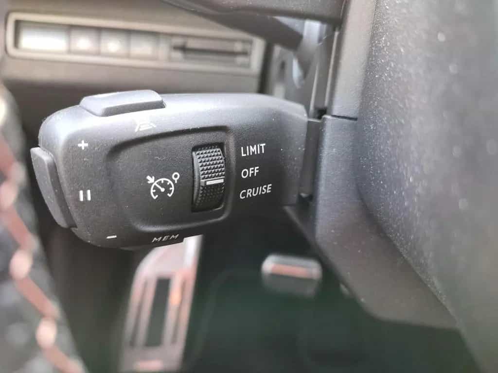 Peugeot 3008 GT LEDER*NAVI*FULL-LED*SITZHEIZUNG*EL.HECKK 08/2023-photo-18