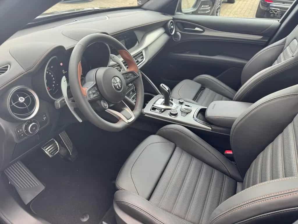 Alfa Romeo Stelvio Intensa Q4 Technopaket AHK-el. Navi Lede 02/2026-photo-16