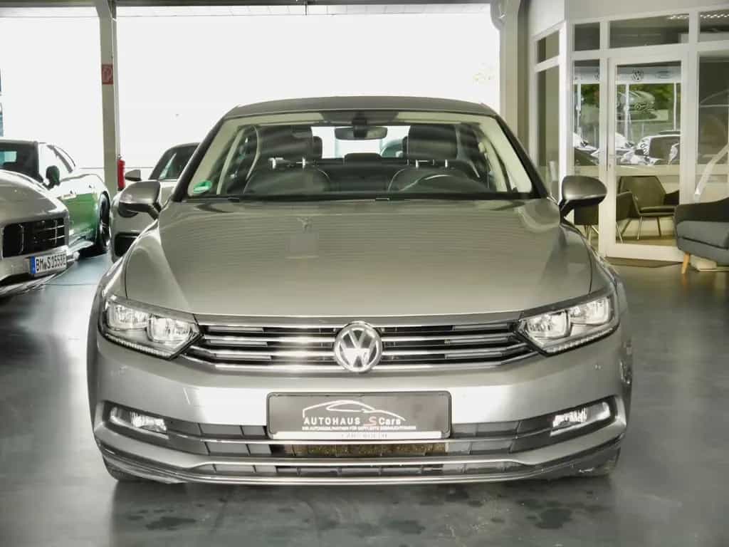 Volkswagen Passat Lim. Highline*DAB*Alcantar* 10/2015-photo-3