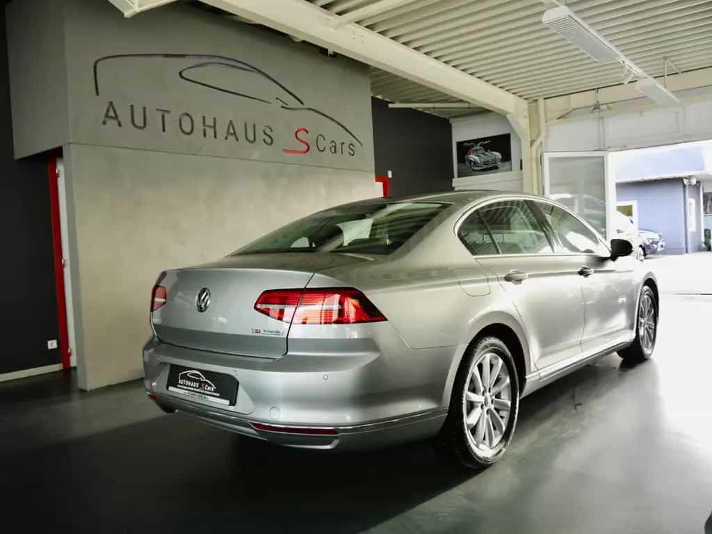 Volkswagen Passat Lim. Highline*DAB*Alcantar* 10/2015-photo-4
