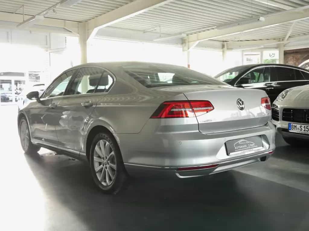 Volkswagen Passat Lim. Highline*DAB*Alcantar* 10/2015-photo-5