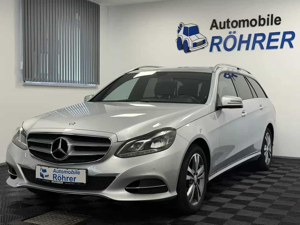 Mercedes-Benz E 200 T CGI BlueEff. Aut. Avantgarde LED 7-Sitze 06/2015-photo-0