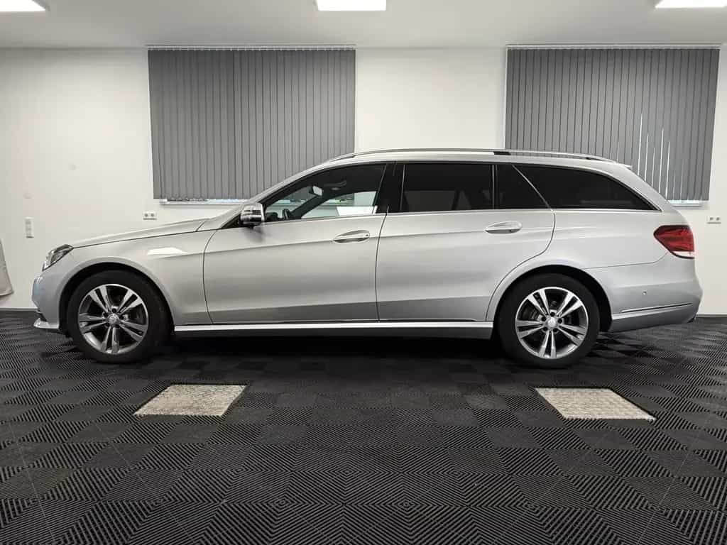 Mercedes-Benz E 200 T CGI BlueEff. Aut. Avantgarde LED 7-Sitze 06/2015-photo-4