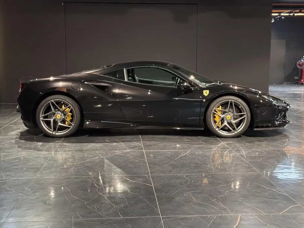 Ferrari F8 Tributo BRD*u-frei*Carbon*Lift*Racing Seats 09/2021-photo-2