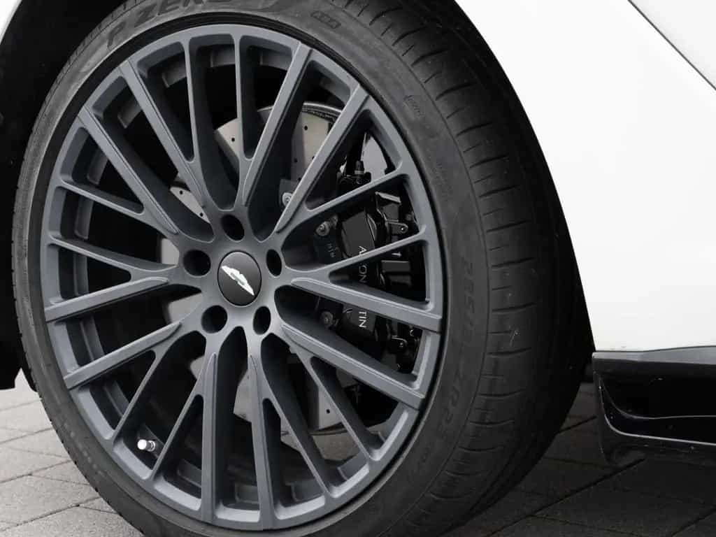 Aston Martin DBX 707 V8 4x4 11/2023-photo-3