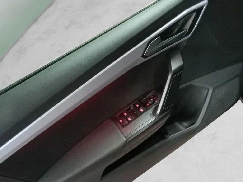 Seat Arona 1,0 TSI Sport, 115 PS, DSG, LED, Navi 02/2025-photo-14