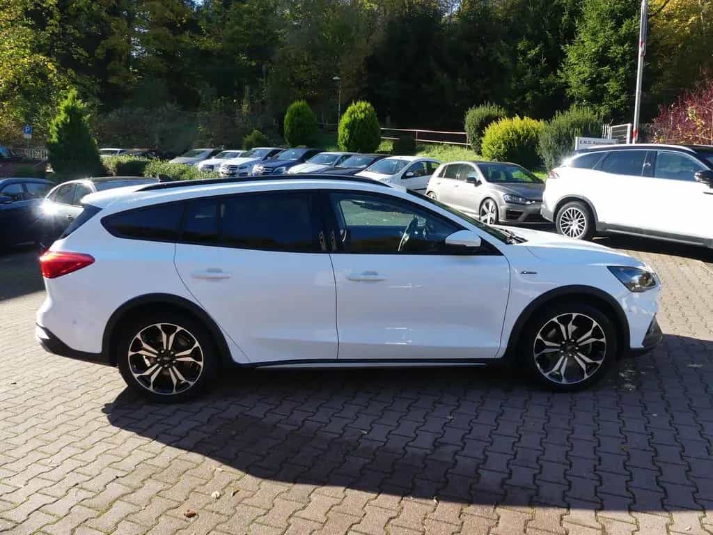 Ford Focus Turnier 1.5*Aut.*Klima*SHZ*LED*Nav*ACC*Kam 12/2019-photo-3
