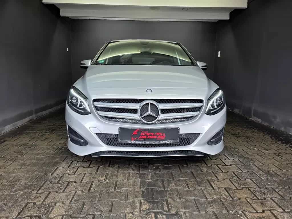 Mercedes-Benz B-Class 180, AUTOMATIK, T-LEDER, NAVI, LED 07/2016-photo-1