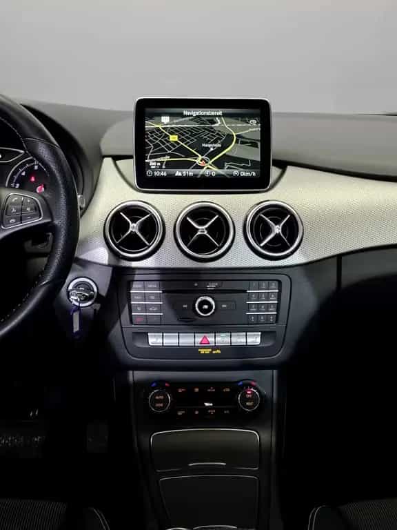 Mercedes-Benz B-Class 180, AUTOMATIK, T-LEDER, NAVI, LED 07/2016-photo-13