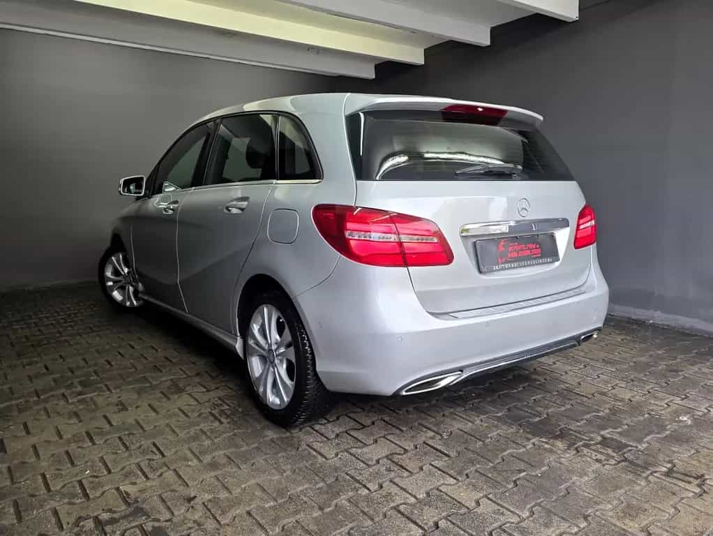 Mercedes-Benz B-Class 180, AUTOMATIK, T-LEDER, NAVI, LED 07/2016-photo-5