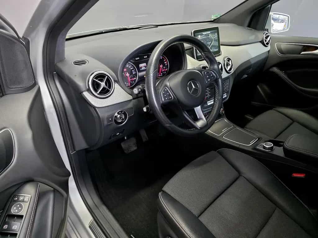 Mercedes-Benz B-Class 180, AUTOMATIK, T-LEDER, NAVI, LED 07/2016-photo-6
