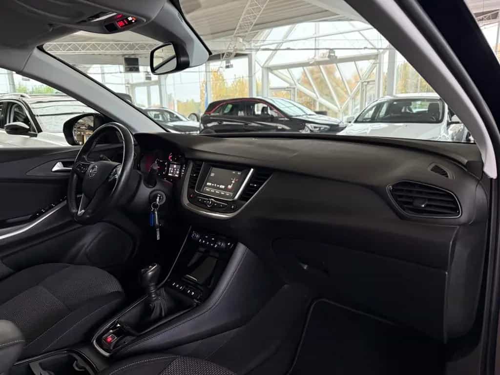 Opel Grandland 06/2019-photo-26