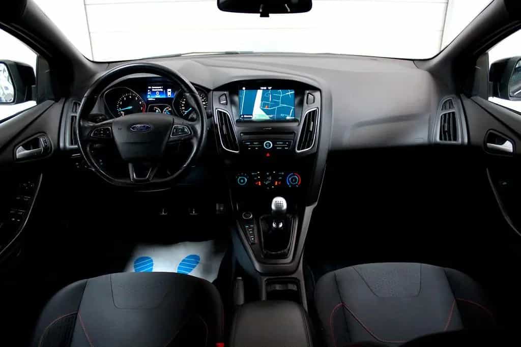 Ford Focus 1,0 ST-Line Turnier 140PS *NAVI*LED*SHZ* 03/2018-photo-10