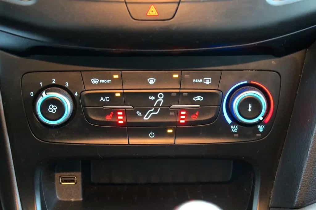 Ford Focus 1,0 ST-Line Turnier 140PS *NAVI*LED*SHZ* 03/2018-photo-21