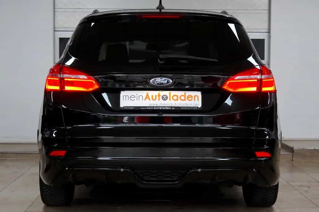 Ford Focus 1,0 ST-Line Turnier 140PS *NAVI*LED*SHZ* 03/2018-photo-4