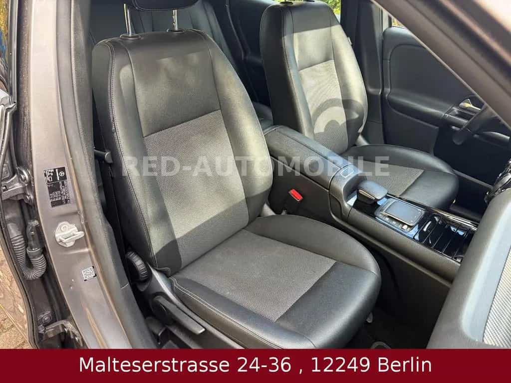 Mercedes-Benz GLA-Class 200"Navi"erst 76 T.km"Tüv Neu" 05/2021-photo-12