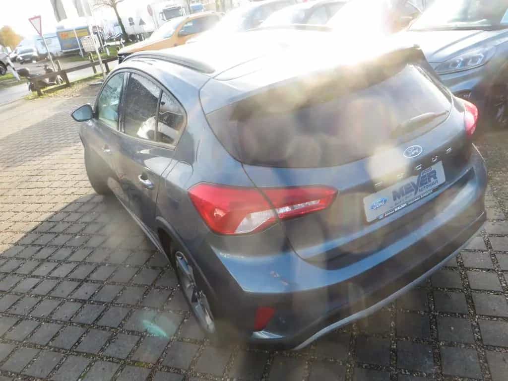 Ford Focus Lim. Active X , Anhängerkupplung 11/2020-photo-1
