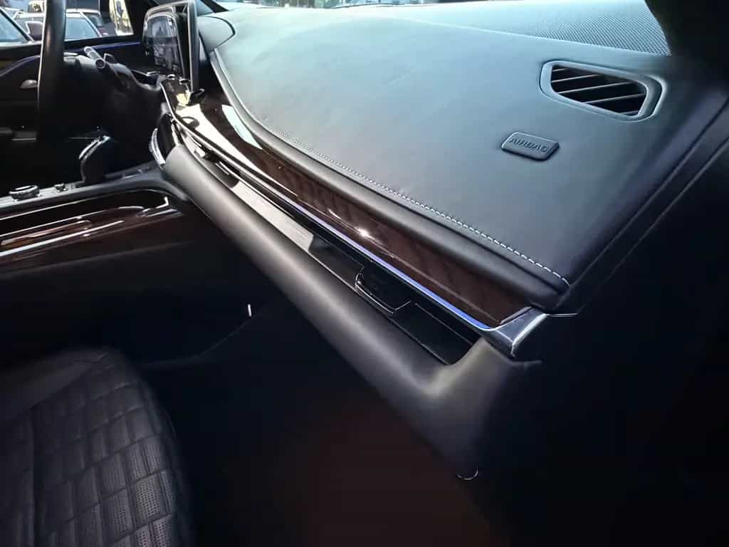 Cadillac Escalade 600 ESV 6.2 PREMIUM Lang 09/2023-photo-19