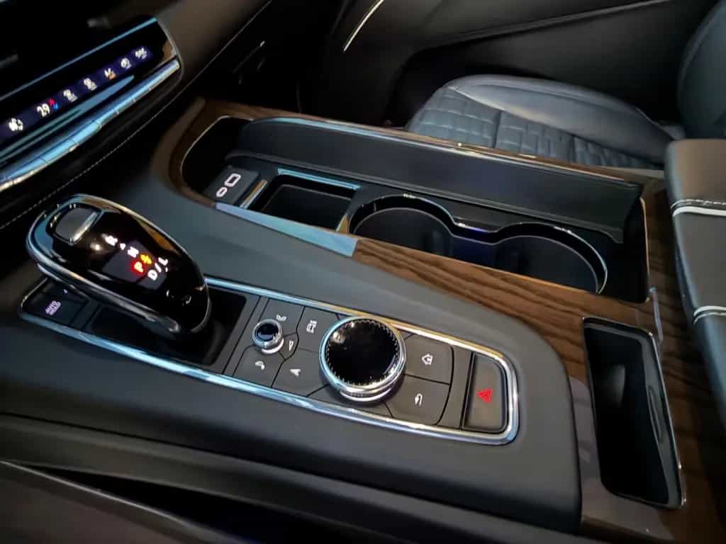 Cadillac Escalade 600 ESV 6.2 PREMIUM Lang 09/2023-photo-20
