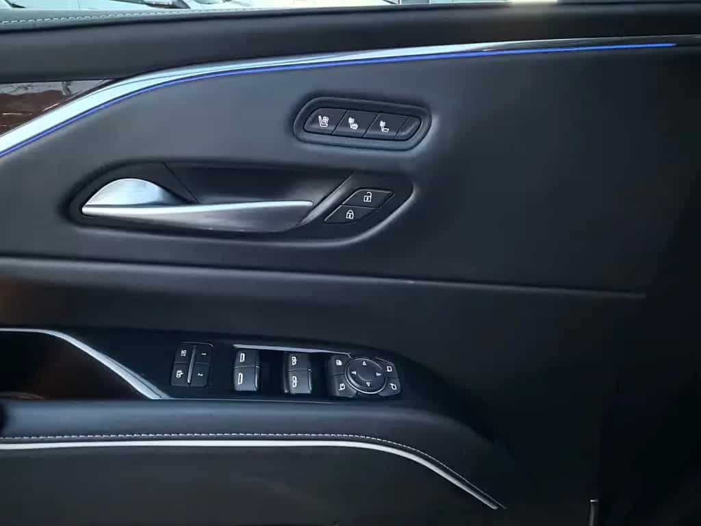 Cadillac Escalade 600 ESV 6.2 PREMIUM Lang 09/2023-photo-21