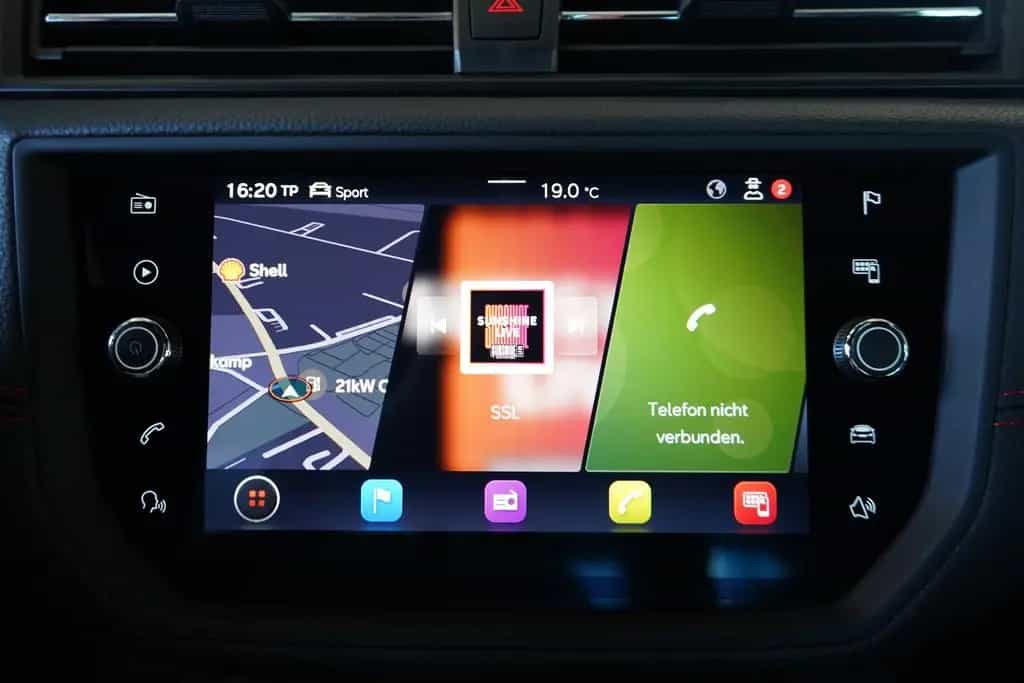 Seat Arona 1.5 TSI DSG FR Beats AHK Kamera Totwinkel 05/2021-photo-13