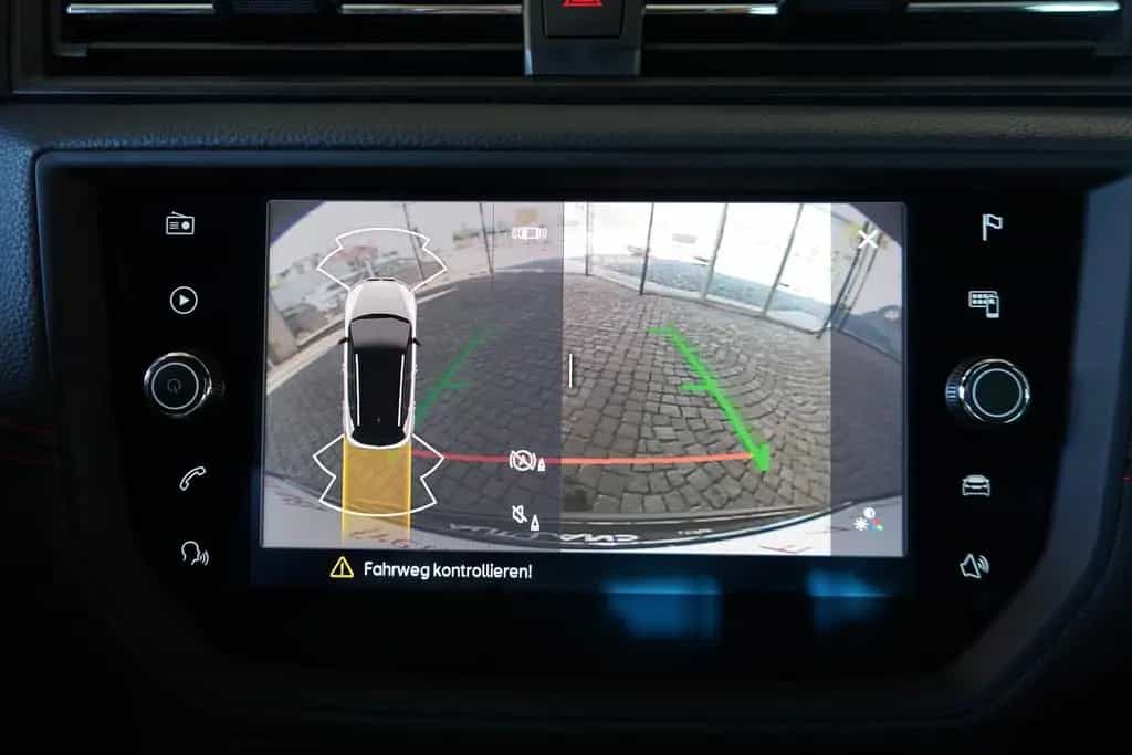 Seat Arona 1.5 TSI DSG FR Beats AHK Kamera Totwinkel 05/2021-photo-18