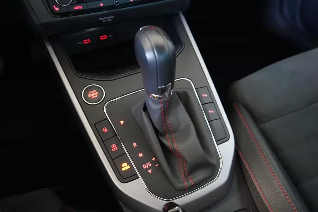 Seat Arona 1.5 TSI DSG FR Beats AHK Kamera Totwinkel 05/2021-photo-21