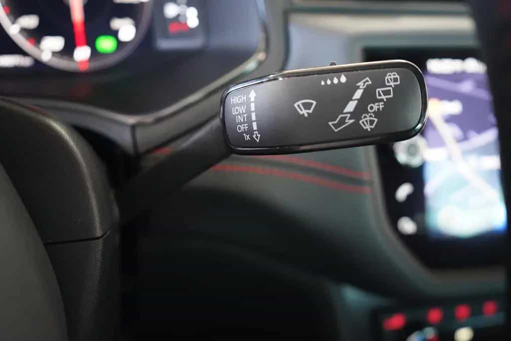 Seat Arona 1.5 TSI DSG FR Beats AHK Kamera Totwinkel 05/2021-photo-22
