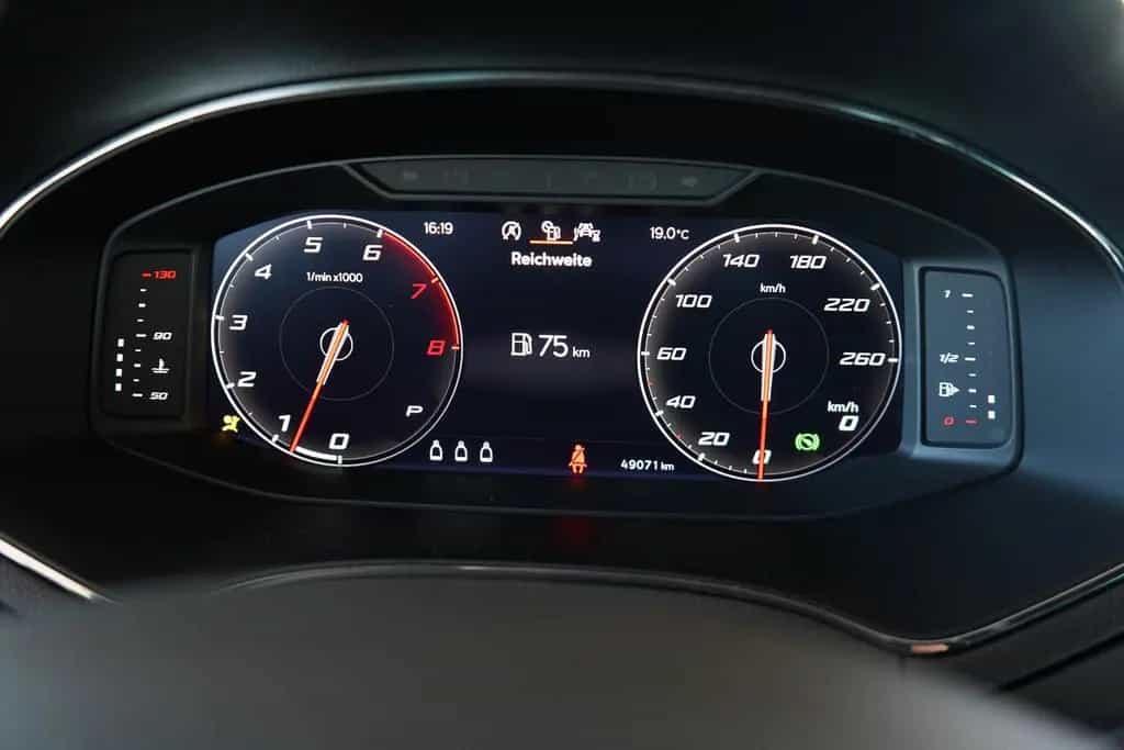 Seat Arona 1.5 TSI DSG FR Beats AHK Kamera Totwinkel 05/2021-photo-25