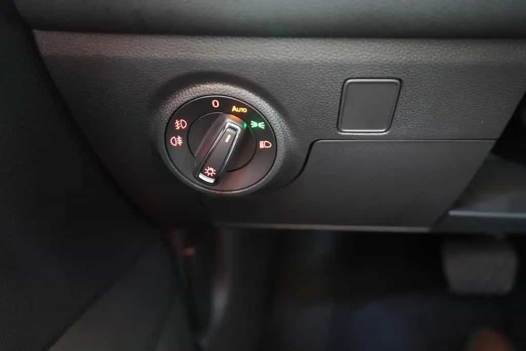 Seat Arona 1.5 TSI DSG FR Beats AHK Kamera Totwinkel 05/2021-photo-26