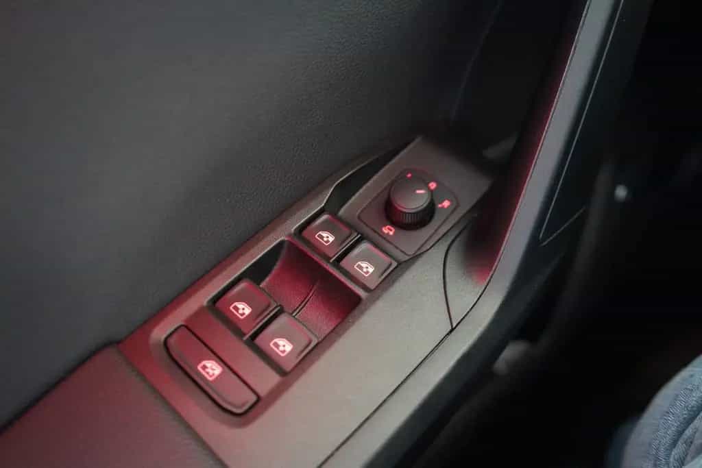 Seat Arona 1.5 TSI DSG FR Beats AHK Kamera Totwinkel 05/2021-photo-27