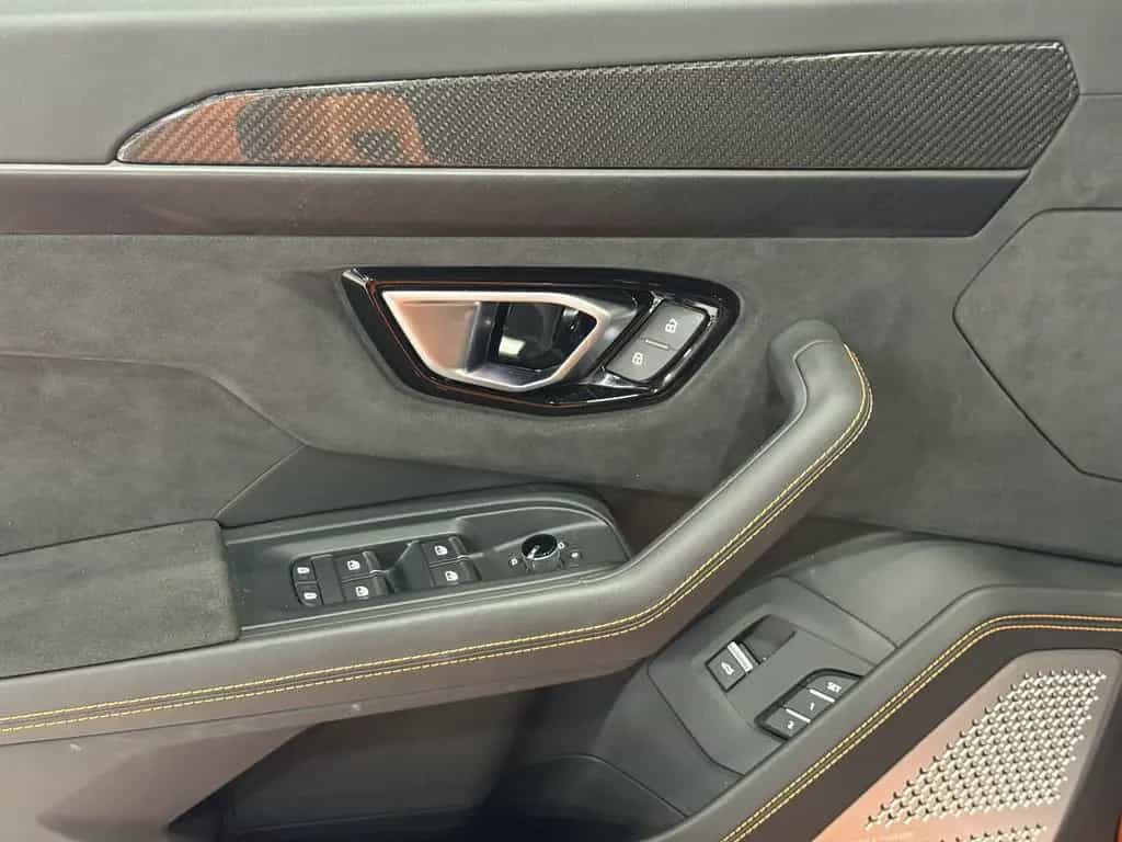 Lamborghini Urus Carbon Paket Interieur&Exterieur +PANO+B&O+ 04/2021-photo-17