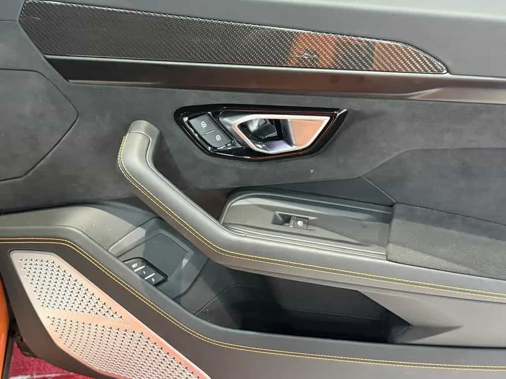 Lamborghini Urus Carbon Paket Interieur&Exterieur +PANO+B&O+ 04/2021-photo-21