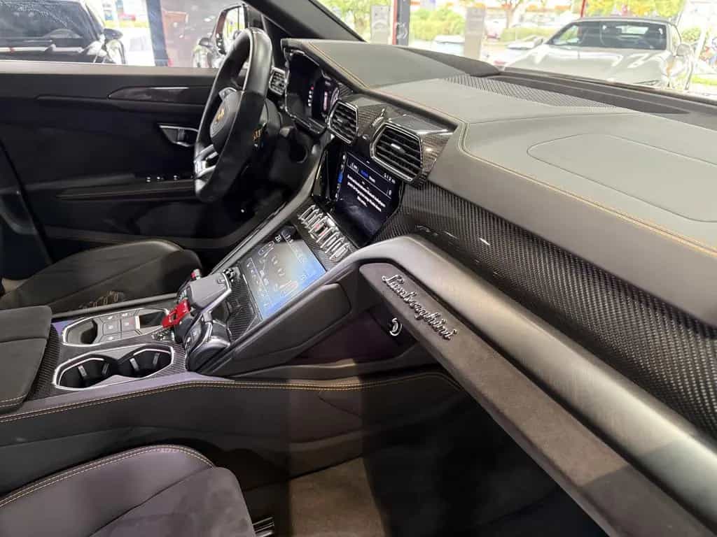 Lamborghini Urus Carbon Paket Interieur&Exterieur +PANO+B&O+ 04/2021-photo-24