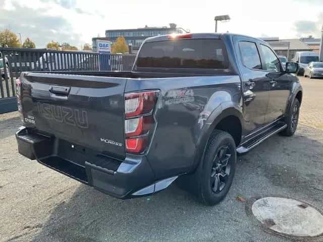 Isuzu D-Max MY 25 Double Cab V-Cross AT 11/2025-photo-1